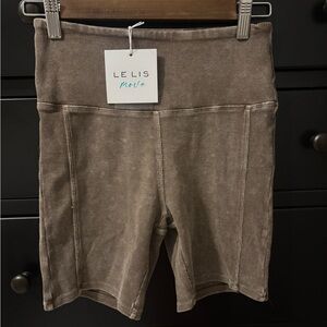 NWT Le Lis Move Women's Tan Biker Shorts